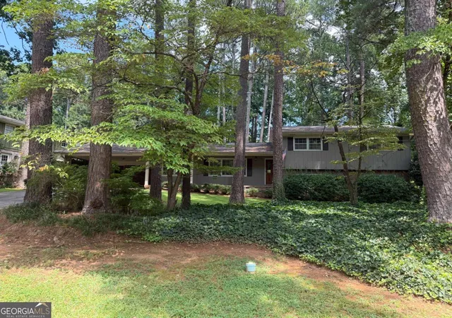 Photo 3 of Single family home for sale at 3887 Menlo Dr, Atlanta, GA 30340 | MLS# 10825073 | Listing updated on 2026-10-04