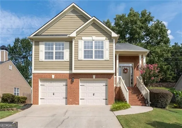 Photo 1 of Single family home for sale at 2835 Dominion Walk Ln, Snellville, GA 30078 | MLS# 10813275 | Listing updated on 2026-09-15