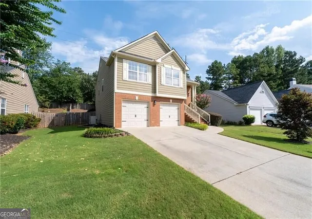 Photo 3 of Single family home for sale at 2835 Dominion Walk Ln, Snellville, GA 30078 | MLS# 10813275 | Listing updated on 2026-09-15