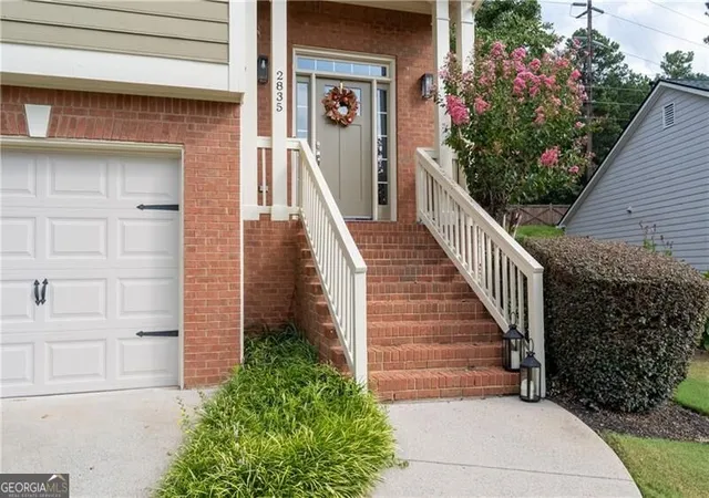 Photo 3 of Single family home for sale at 2835 Dominion Walk Ln, Snellville, GA 30078 | MLS# 10813275 | Listing updated on 2026-09-15