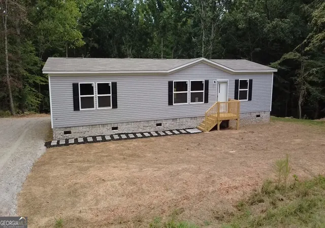 Photo 1 of Manufactured home for sale at 137 Mill Run Dr, Comer, GA 30629 | MLS# 10834713 | Listing updated on 2026-10-29