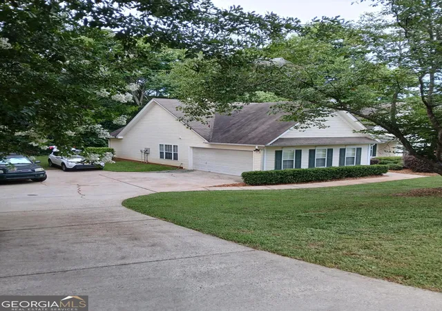 Photo 2 of Single family home for sale at 3207 Rose Petal St, Gainesville, GA 30507 | MLS# 10807468 | Listing updated on 2026-07-31