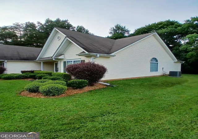 Photo 3 of Single family home for sale at 3207 Rose Petal St, Gainesville, GA 30507 | MLS# 10807468 | Listing updated on 2026-07-31