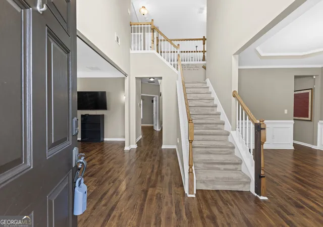 Photo 3 of Sale Pending at 3131 Seneca Farm Ln, Buford, GA 30519 | MLS# 10803344 | Listing updated on 2026-09-23
