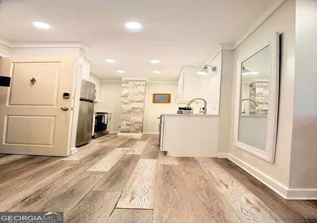 2nd image of 300 Peachtree St Ne, Atlanta, GA 30308