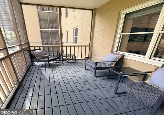 Listing Photo 3 - Condo for sale in building located at 300 Peachtree St Ne, Atlanta, GA 30308 - Unit #4F