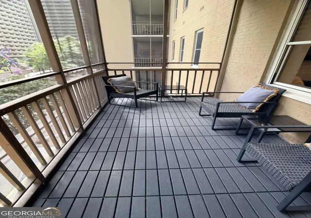 Listing Photo 4 - Condo for sale in building located at 300 Peachtree St Ne, Atlanta, GA 30308 - Unit #4F