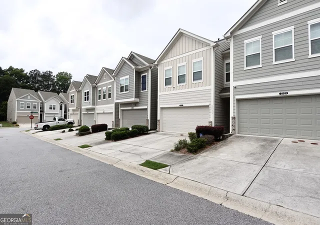 Photo 3 of Townhouse for sale at 2537 Centennial Pl, Atlanta, GA 30349 | MLS# 10782669 | Listing updated on 2026-09-29
