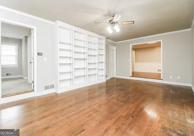 Photo 3 of Single family home for sale at 3528 Greenway Dr Sw, Marietta, GA 30008 | MLS# 10834382 | Listing updated on 2026-09-14