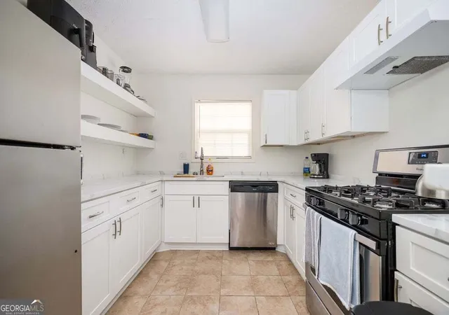 2nd image of 208 Natchez Trc, Sandy Springs, GA 30350 | MLS# 10779027