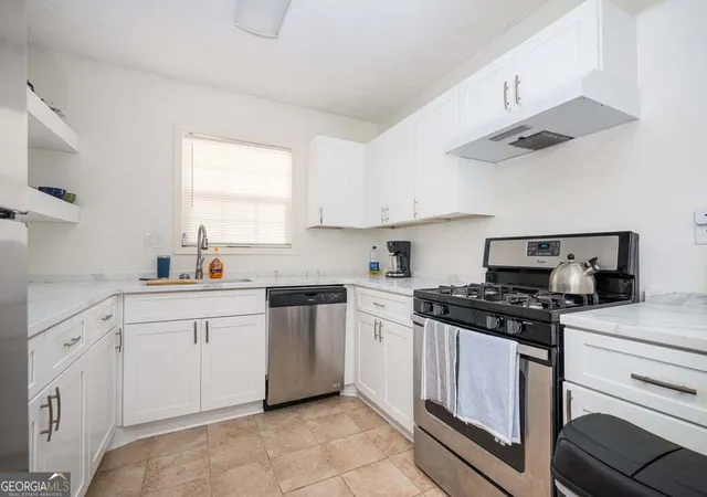 3rd image of 208 Natchez Trc, Sandy Springs, GA 30350 | MLS# 10779027