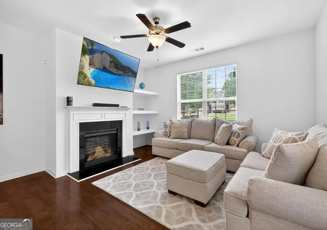 Photo 4 of Townhouse for sale at 200 Westwood Trl, Fairburn, GA 30213 | MLS# 10824754 | Listing updated on 2026-10-02