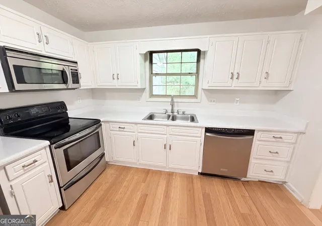 Photo 2 of Sale Pending at 4558 Coopers Creek Pl Se, Smyrna, GA 30082 | MLS# 10753660 | Listing updated on 2026-09-18