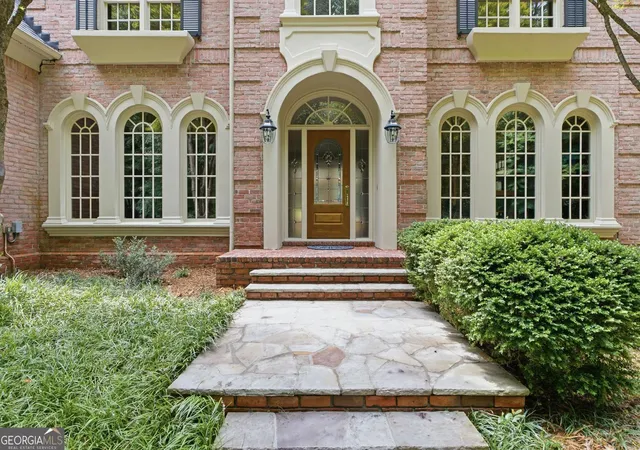 Photo 2 of Mansion for sale at 2030 Grande Loch, Roswell, GA 30075 | MLS# 10816250 | Listing updated on 2026-08-31
