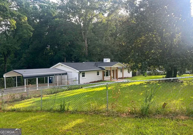 Photo 3 of Sale Pending at 1018 Oakton Dr Sw, Marietta, GA 30060 | MLS# 10830082 | Listing updated on 2026-09-14