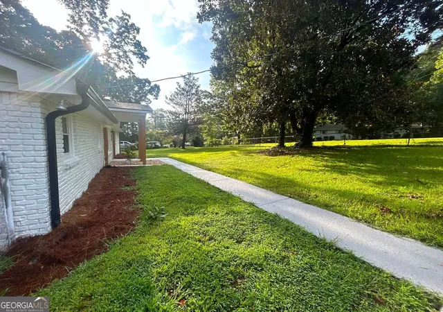 Photo 3 of Sale Pending at 1018 Oakton Dr SW, Marietta, GA 30060 | MLS# 10830082 | Listing updated on 2026-09-14