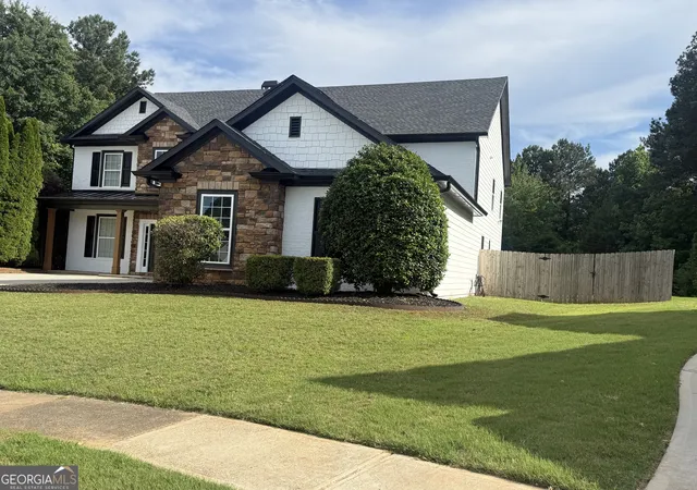 3rd image of 387 Fern Ct, Hoschton, GA 30548 | MLS# 10787845