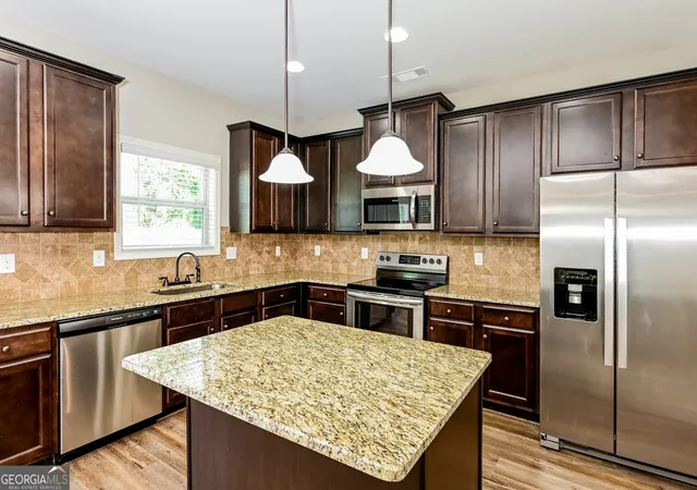 3rd image of 2131 Bridgewater Pass, Hampton, GA 30228 | MLS# 10802680