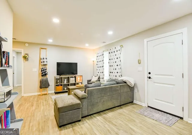 Photo 3 of Sale Pending at 329 Marlborough Downs Rd, Athens, GA 30606 | MLS# 10814997 | Listing updated on 2026-09-11