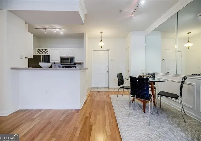 5th image of 955 Juniper St Ne #4027, Atlanta, GA 30309 | MLS# 10800188