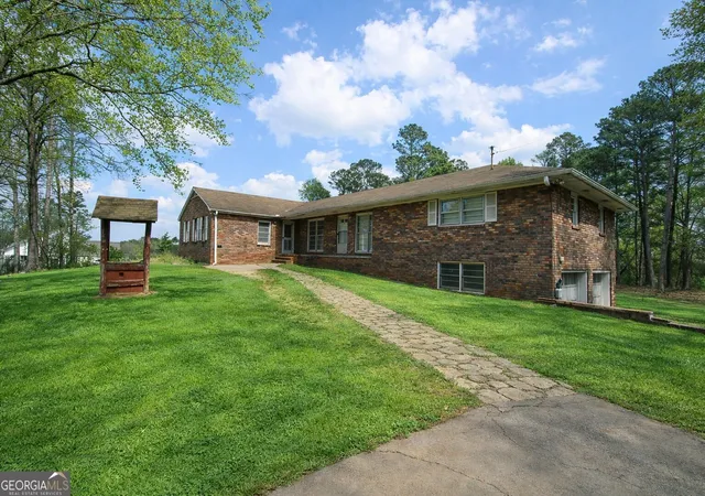 Photo 1 of Sale Pending at 3191 Ernest W Barrett Pkwy Nw, Marietta, GA 30064 | MLS# 10719943 | Listing updated on 2026-08-18