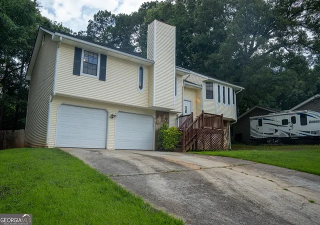 2nd image of 381 Windsor Walk Se, Conyers, GA 30094 | MLS# 10812645