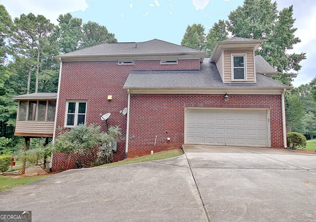 Homes for sale in Fayetteville, GA | 235 Longmead Dr, Fayetteville, GA 30215 | MLS# 10787098