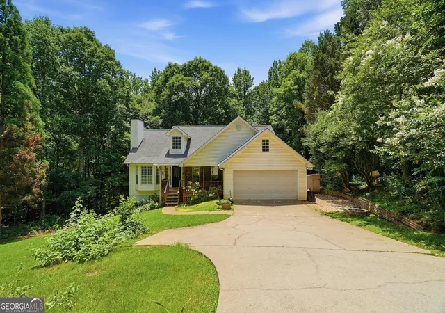 2nd image of 6338 Clearbrook Dr, Flowery Branch, GA 30542 | MLS# 10784890