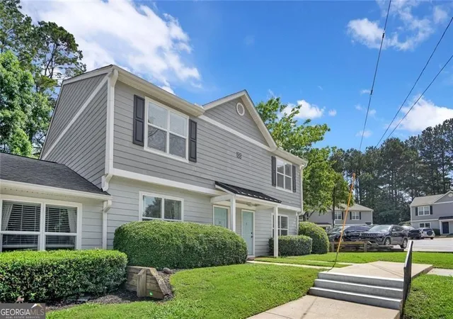 Photo 3 of Condo for sale at 604 Ivey Ct #B, Woodstock, GA 30188 | MLS# 10822174 | Listing updated on 2026-09-18