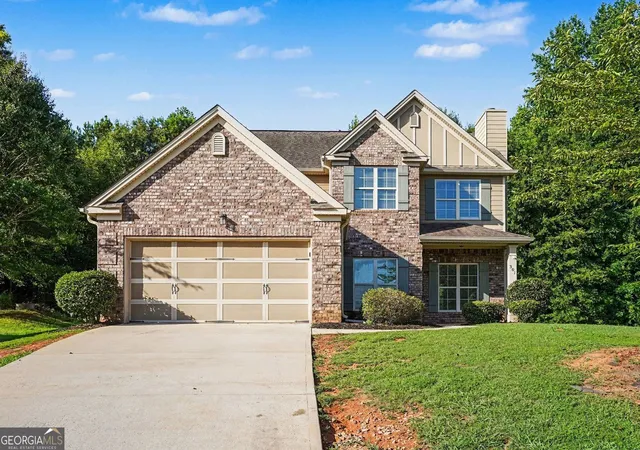 Photo 2 of Single family home for sale at 301 Shyre Lake Ln, Mcdonough, GA 30253 | MLS# 10810839 | Listing updated on 2026-08-05