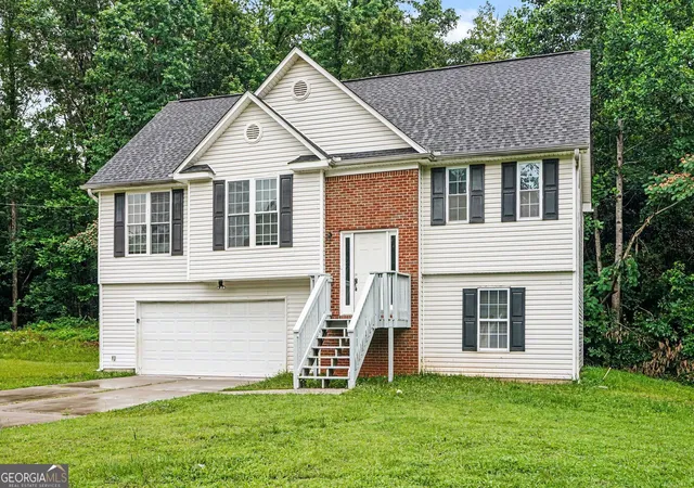 Photo 2 of Single family home for sale at 6749 Silver Maple Dr, Rex, GA 30273 | MLS# 10791718 | Listing updated on 2026-09-11
