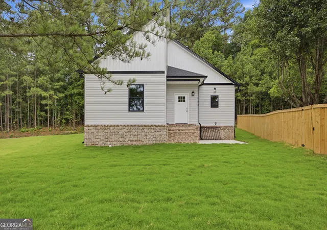 Photo 1 of Single family home for sale at 133 Washington St, Dalton, GA 30721 | MLS# 10819635 | Listing updated on 2026-08-31