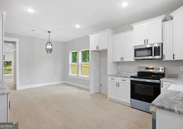Photo 3 of Single family home for sale at 133 Washington St, Dalton, GA 30721 | MLS# 10819635 | Listing updated on 2026-08-31