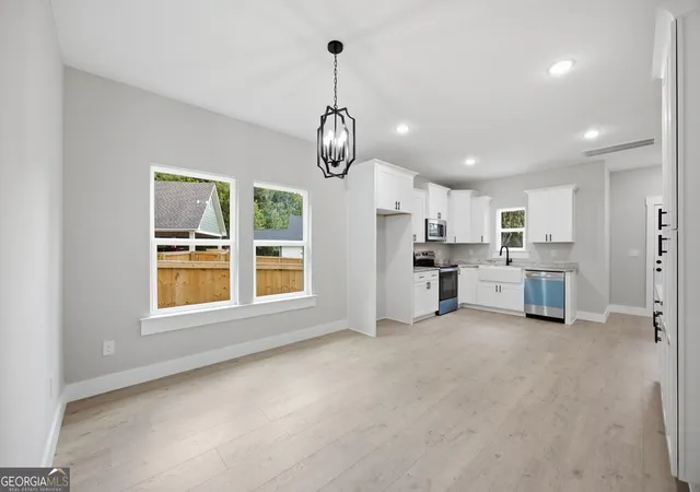 Photo 4 of Sale Pending at 133 Washington St, Dalton, GA 30721 | MLS# 10819635 | Listing updated on 2026-10-02