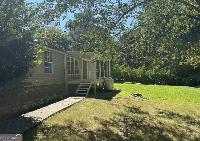 Photo 3 of Single family home for sale at 135 Oak Valley Dr Sw, Oxford, GA 30054 | MLS# 10832842 | Listing updated on 2026-09-04
