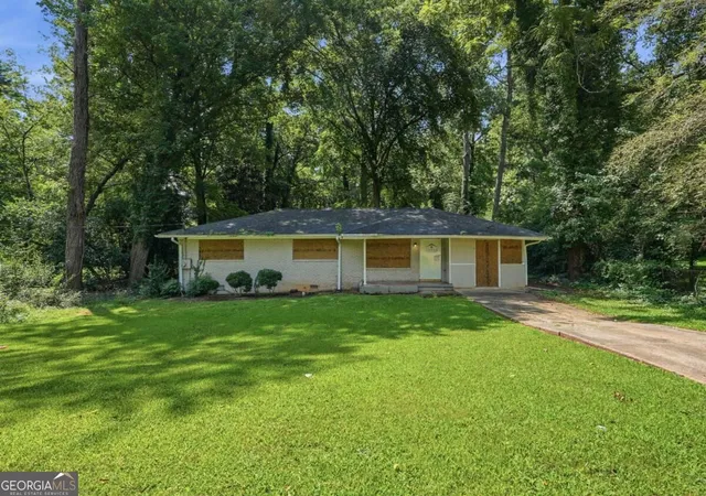 Photo 2 of Single family home for sale at 4009 Kirksford Dr, Decatur, GA 30035 | MLS# 10830172 | Listing updated on 2026-09-03