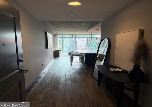 5th image of 950 W Peachtree St Nw #1702, Atlanta, GA 30309 | MLS# 10800097