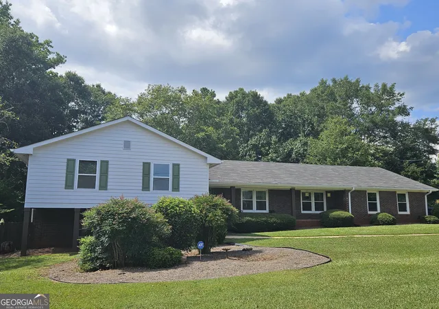Photo 1 of Single family home for sale at 160 Edgewood Dr, Athens, GA 30606 | MLS# 10576959 | Listing updated on 2026-09-04