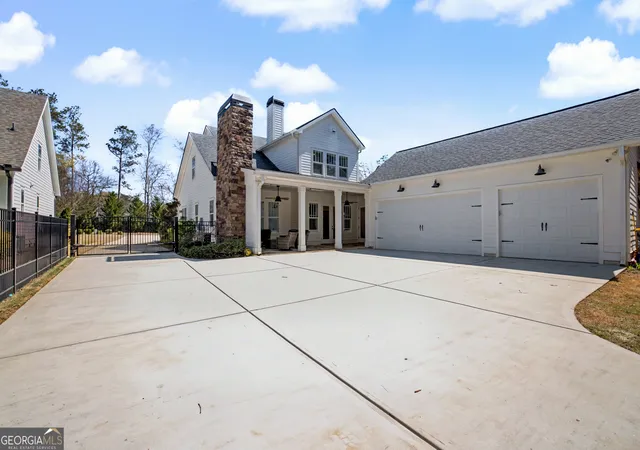 Photo 3 of Sale Pending at 285 Traditions Way, Senoia, GA 30276 | MLS# 10797849 | Listing updated on 2026-09-28