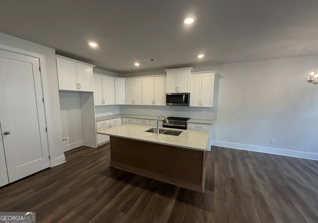 Photo 4 of Single family home for sale at 1648 Crestcreek Ct, Marietta, GA 30008 | MLS# 10775175 | Listing updated on 2026-09-16
