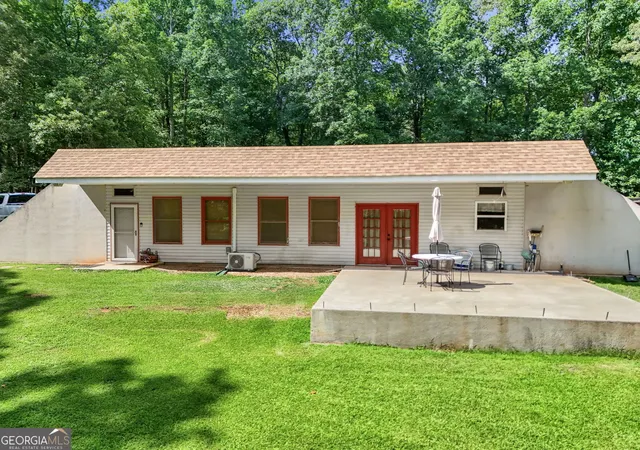 Homes for sale in Newnan, GA | 406 Summers Mckoy Rd Rd, Newnan, GA 30263 | MLS# 10801636