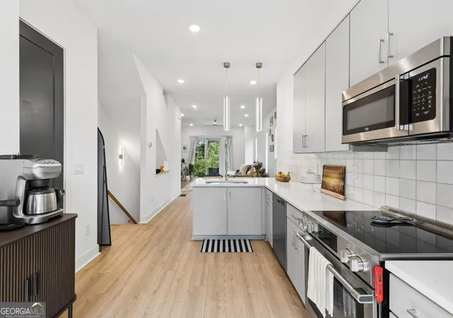 Photo 4 of Townhouse for sale at 2199 Lenox Rd NE #12, Atlanta, GA 30324 | MLS# 10794673 | Listing updated on 2026-08-15