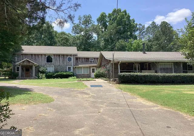 Homes for sale in Barnesville, GA | 220 Ennis Rd, Barnesville, GA 30204 | MLS# 10782949