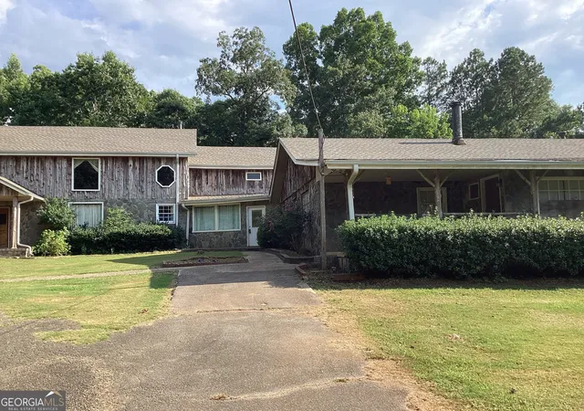 Homes for sale in Barnesville, GA | 220 Ennis Rd, Barnesville, GA 30204 | MLS# 10782949