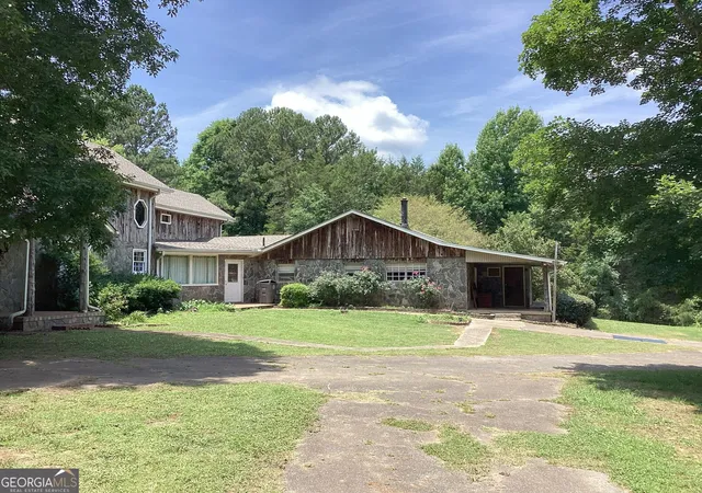 Homes for sale in Barnesville, GA | 220 Ennis Rd, Barnesville, GA 30204 | MLS# 10782949