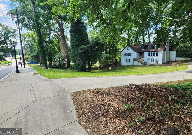 Photo 3 of Single family home for sale at 1511 Joseph E Boone Blvd NW, Atlanta, GA 30314 | MLS# 10819276 | Listing updated on 2026-08-18