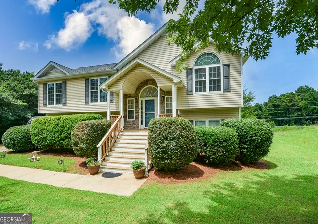 Photo 1 of Single family home for sale at 168 Oakview Dr, Dallas, GA 30157 | MLS# 10818083 | Listing updated on 2026-09-18