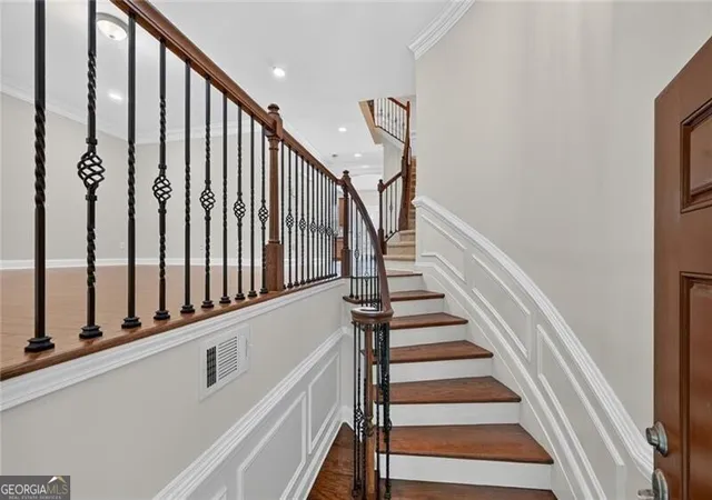 3rd image of 11 High Gate Trl, Decatur, GA 30030 | MLS# 10792308