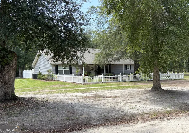 Photo 2 of Sale Pending at 325 Creekview Dr, Hortense, GA 31543 | MLS# 10813700 | Listing updated on 2026-09-18