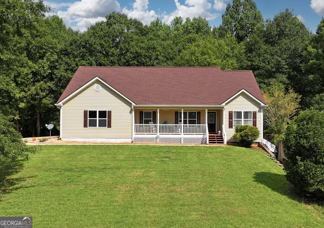 Photo 1 of Single family home for sale at 817 Bluejay Wy, Winder, GA 30680 | MLS# 10831110 | Listing updated on 2026-08-26